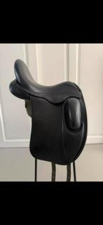 Frank Baines Empire dressuurzadel 16,5 inch, Dieren en Toebehoren, Paarden en Pony's | Zadels, Ophalen, Zo goed als nieuw, Dressuur