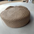 BEIGE DAMES ZOMER HOEDJE., Kleding | Dames, Hoeden en Petten, Ophalen of Verzenden, Gedragen, 58 cm (L, 7¼ inch) of meer, Hoed
