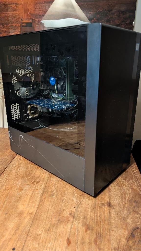 Desktop PC | AMD R7 250X | i3 8th | 8GB DDR4 | Windows 11, Computers en Software, Desktop Pc's, Gebruikt, 3 tot 4 Ghz, SSD, 8 GB