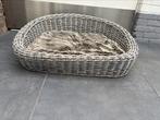 Hondenmand 80 cm breed en 60 cm diep., Ophalen, Zo goed als nieuw, Riet