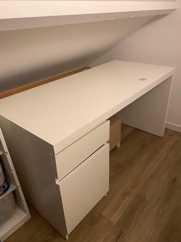 IKEA MALM Bureau - 140x65, Huis en Inrichting, Bureaus, Gebruikt, Bureau, Ophalen