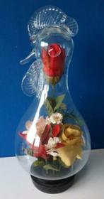 Glazen haan met bloemendecoratie/stolp/retro kitsch, Huis en Inrichting, Woonaccessoires | Stolpen, Ophalen of Verzenden, Gebruikt