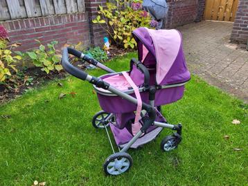 Poppenwagen beschikbaar voor biedingen
