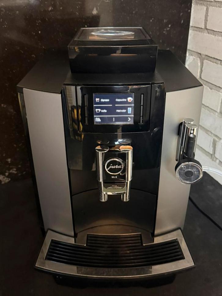 Jura WE8 in nette staat met groot onderhoud., Witgoed en Apparatuur, Koffiezetapparaten, Zo goed als nieuw, Gemalen koffie, Koffiebonen