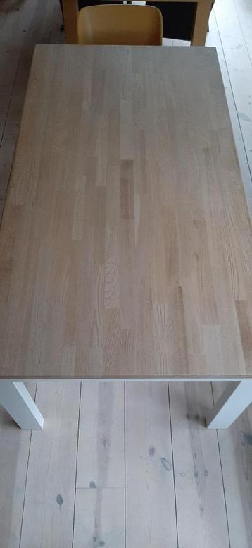 eettafel beschikbaar voor biedingen