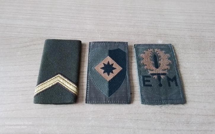 Diverse Nederlandse Militaire Emblemen, Verzamelen, Militaria | Algemeen, Overige soorten, Embleem of Badge, Nederland, Ophalen of Verzenden