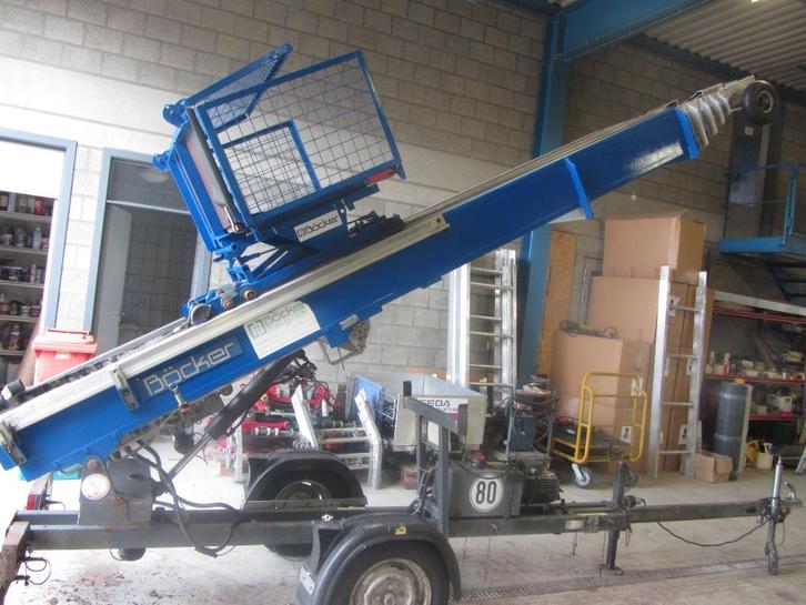 Bocker HD Junior Ladderlift 18m € 6500 excl. btw, Doe-het-zelf en Verbouw, Bouwliften, Zo goed als nieuw, Bouwlift, Ophalen