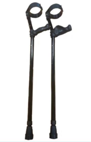 elleboogkrukken met gesloten manchet beschikbaar voor biedingen