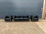 Originele Cassina Lc2 Le Corbusier 3z + 2x 1zit in Topstaat, Huis en Inrichting, Fauteuils, Ophalen of Verzenden, Knoll sede artifort b&b italia tecno flos togo leolux mah jong