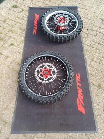 Wielen Yamaha / Fantic voor en achter merk Haan beschikbaar voor biedingen