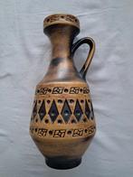 Vintage vaas met oor  Ilkra Knödgen

2022/30 keramiek, Ophalen of Verzenden