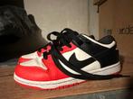 Nike sportschoenen zwart/rood - maat 35, Kleding | Dames, Schoenen, Ophalen of Verzenden, Zwart, Sportschoenen