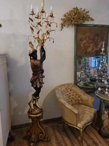 Oude Italiaanse blackamoor lamp van 2.30 hoog beschikbaar voor biedingen