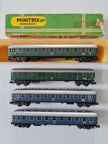 4 Minitrix D-trein DB rijtuigen  beschikbaar voor biedingen