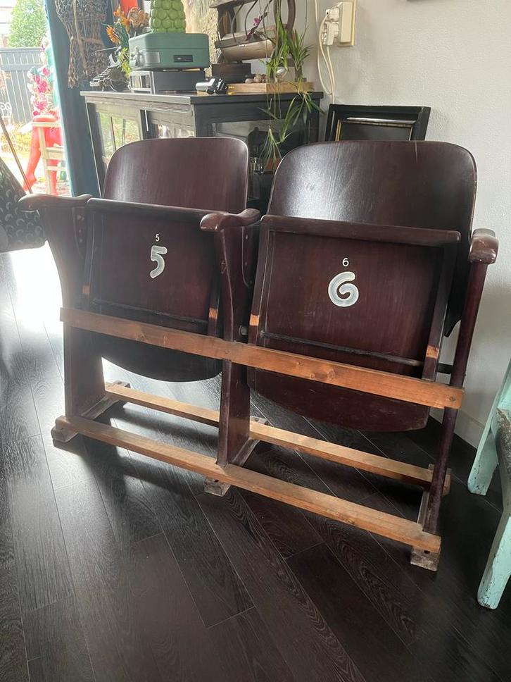 Set van 2 opklapbare bioscoopstoelen, Antiek en Kunst, Antiek | Meubels | Stoelen en Banken, Ophalen