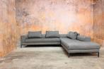 ZGANieuw grijze stoffen Aikon Lounge design hoekbank, Huis en Inrichting, Banken | Bankstellen, Design, Hoekbank, Stock Aikon