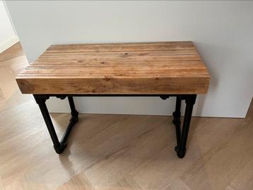 Bijzettafel industrieel beschikbaar voor biedingen