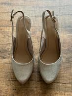 Pumps Marco Tozzi Platinum metal maat 37, Pumps, Overige kleuren, Ophalen of Verzenden, Gedragen
