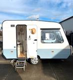 Retro Caravan Adria  Prima 4256 DO Gepimt, Caravans en Kamperen, Caravans, 65 kg, Koelkast, Treinzit, Tot en met 3
