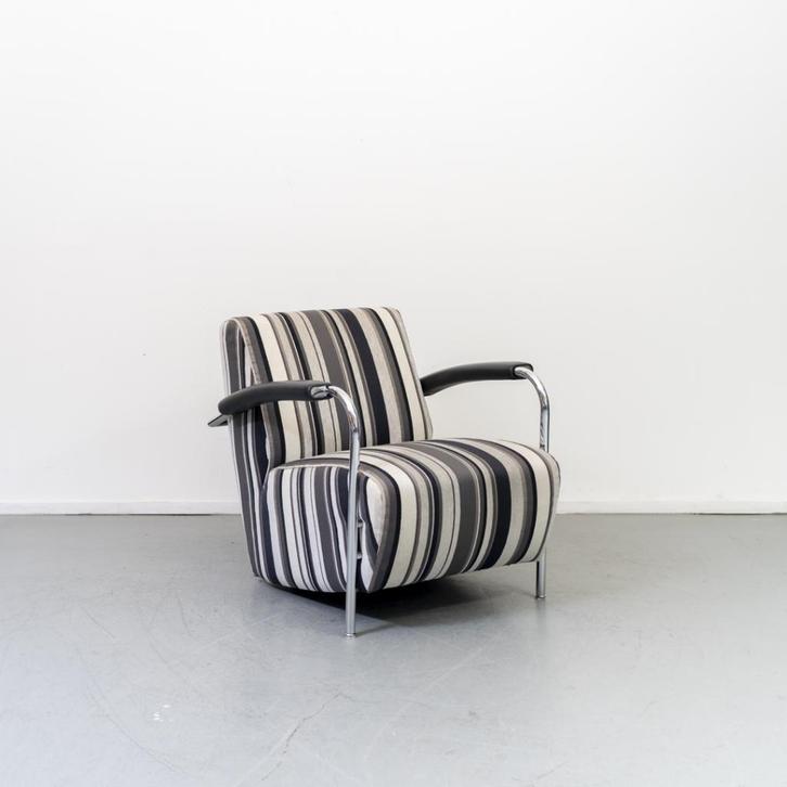 2x Leolux Scylla Fauteuil Lage Rug Grijs/Wit/Zwart Gestreept, Huis en Inrichting, Fauteuils, Zo goed als nieuw, Metaal, Stof, 50 tot 75 cm