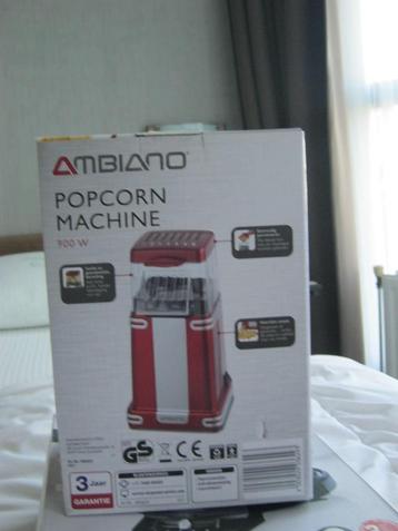 een wafelmaker en popcorn maker nieuw in doos (in 1 koop) beschikbaar voor biedingen
