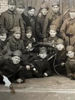 Fotokaart Militairen met mitrailleur 1920, Verzamelen, Verzenden, Landmacht, Nederland, Foto of Poster