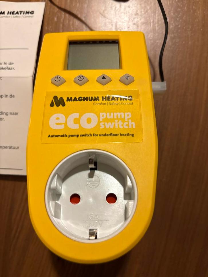 Magnum heating Vloerverwarming Pompschakelaar, Doe-het-zelf en Verbouw, Thermostaten, Gebruikt, Slimme thermostaat, Ophalen of Verzenden
