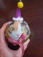 Grappige kerstbal met lapjes kat en muts!, Diversen, Kerst, Ophalen of Verzenden, Zo goed als nieuw