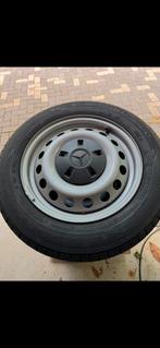 Wijterbanden / velg Mercedes Vito goodyear 195/65/16, Auto-onderdelen, Banden en Velgen, Ophalen, Bestelwagen, 16 inch, Winterbanden