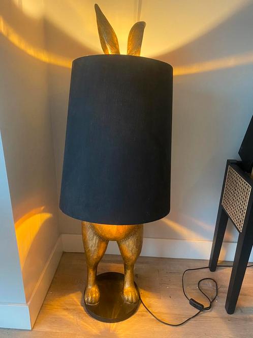 Goudkleurige konijnenlamp - Hiding Rabbit lamp, Huis en Inrichting, Lampen | Tafellampen, Zo goed als nieuw, Ophalen