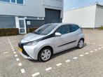 Toyota Aygo X-Play 2014 | Navi | APK okt 2026 Nette staat, Auto's, Voorwielaandrijving, 4 stoelen, Origineel Nederlands, Handgeschakeld