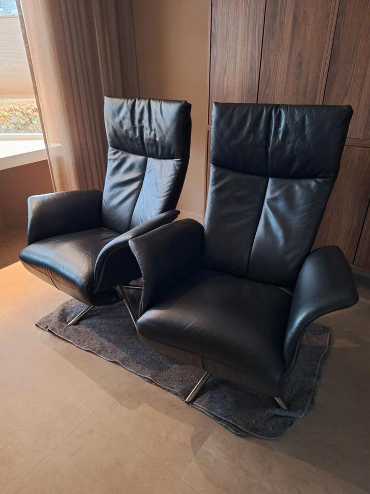 Twee Zwarte Lederen Relaxfauteuils, Huis en Inrichting, Fauteuils, Gebruikt, Leer, Metaal, 75 tot 100 cm, 75 tot 100 cm, Ophalen