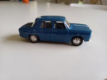 Solido Renault 8 1/43 beschikbaar voor biedingen