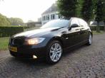 BMW 3 Serie 318i Dynamic Executive Ecc Cruisecontrol Leer/St, Auto's, BMW, Achterwielaandrijving, 4 cilinders, Leder en Stof, Zwart