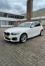 BMW 1-Serie 116i 136PK 5D Aut. 2015 Wit, Auto's, 65 €/maand, 4 cilinders, Alcantara, Wit