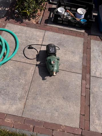 Dab Jet 82M waterpomp (nooit gebruikt) incl. aanzuigslang beschikbaar voor biedingen