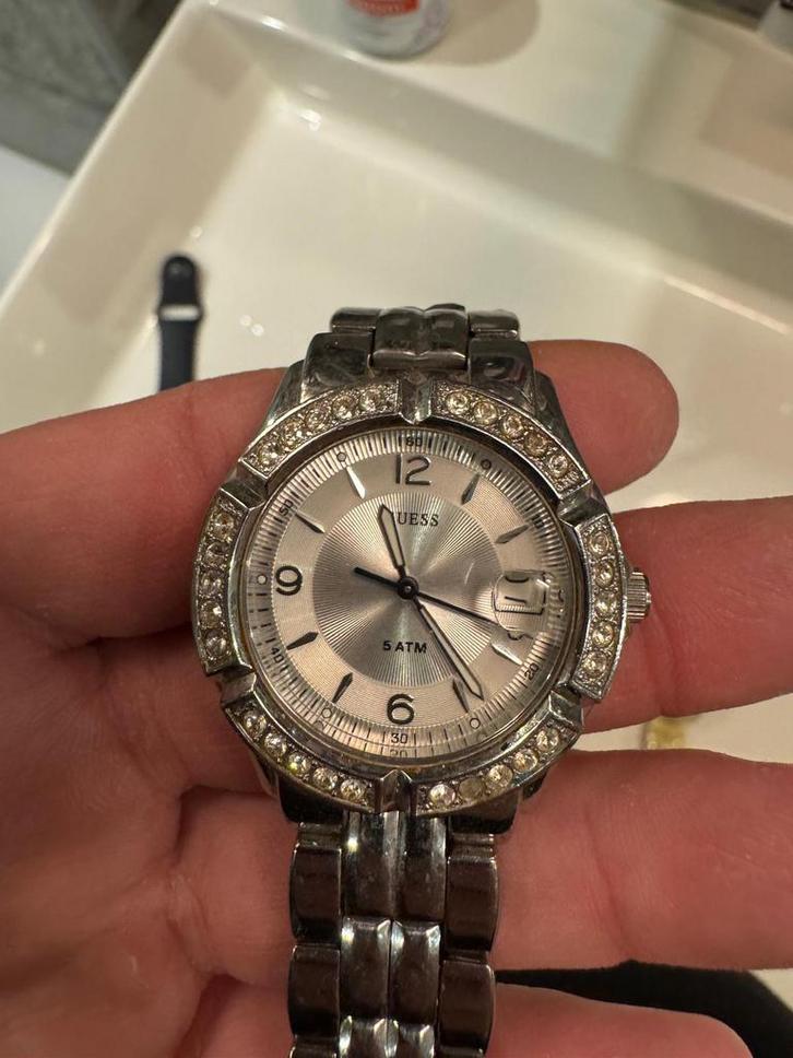 Guess dameshorloge, Sieraden, Tassen en Uiterlijk, Horloges | Dames, Gebruikt, Polshorloge, Guess, Zilver, Staal, Ophalen of Verzenden