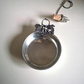 Tinnen lekbakje  voor wijnfles met kurk met muis  beschikbaar voor biedingen