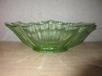 Groen glazen schaal uraniumglas ?, Antiek en Kunst, Antiek | Glas en Kristal, Ophalen of Verzenden