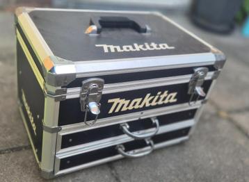 Makita koffer beschikbaar voor biedingen