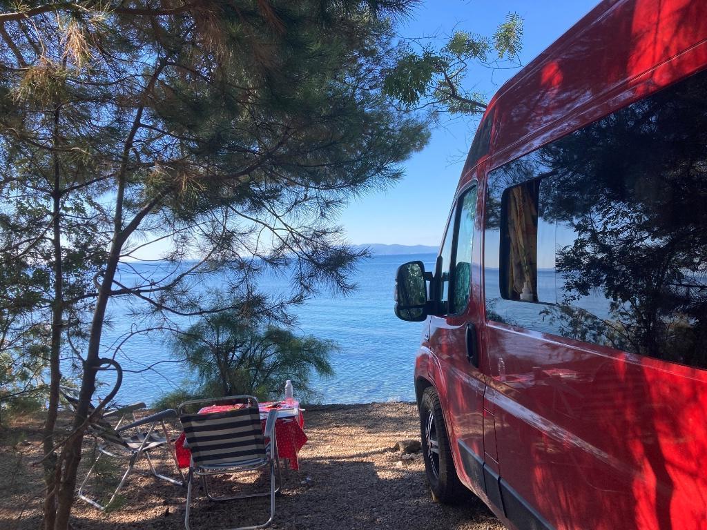 Gezellige Fiat Ducato kampeerbus te huur