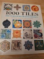 1000 Tiles 2000 years of decorative ceramics, Gelezen, Non-fictie, Ophalen of Verzenden, Gordon Lang red