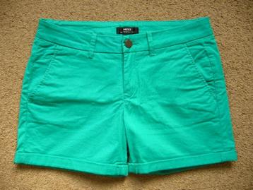 Mexx short maat S - M met 2 bijpassende tops splinternw beschikbaar voor biedingen