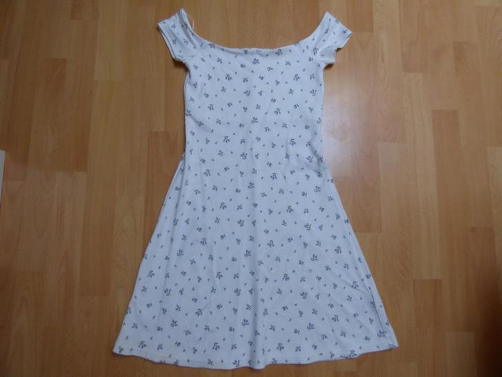 Cremewitte jurk met blauwe bloemetjes van H&M, maat S NIEUW, Kleding | Dames, Jurken, Nieuw, Maat 36 (S), Wit, Boven de knie, Ophalen of Verzenden