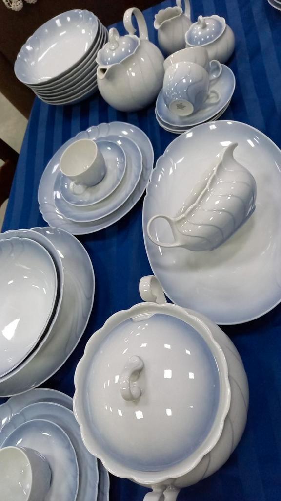 Fris wit servies met blauwe rand Seltmann Weiden 45 stuks, Huis en Inrichting, Keuken | Servies, Compleet servies, Overige stijlen