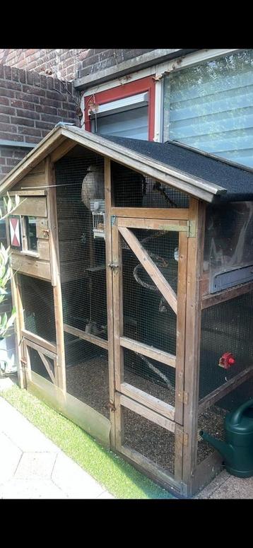Volière zonder vogels beschikbaar voor biedingen