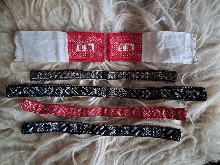 Oude Onderdelen Markerklederdracht / Klederdracht Marken (4), Antiek en Kunst, Antiek | Kleding en Accessoires, Dames, Kinderen