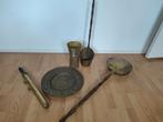 Diverse koperen messing accessoires, kogelhuls. Beddenpan, Ophalen