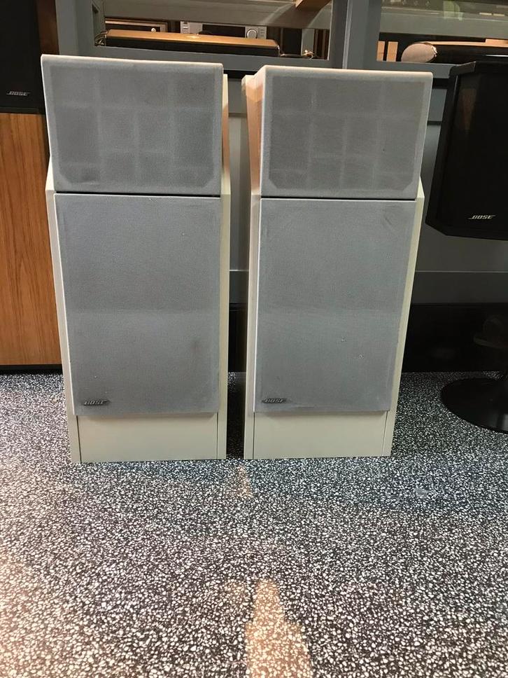 Bose 601 Series III in witte uitvoering, Audio, Tv en Foto, Luidsprekers, Zo goed als nieuw, Front, Rear of Stereo speakers, 60 tot 120 watt