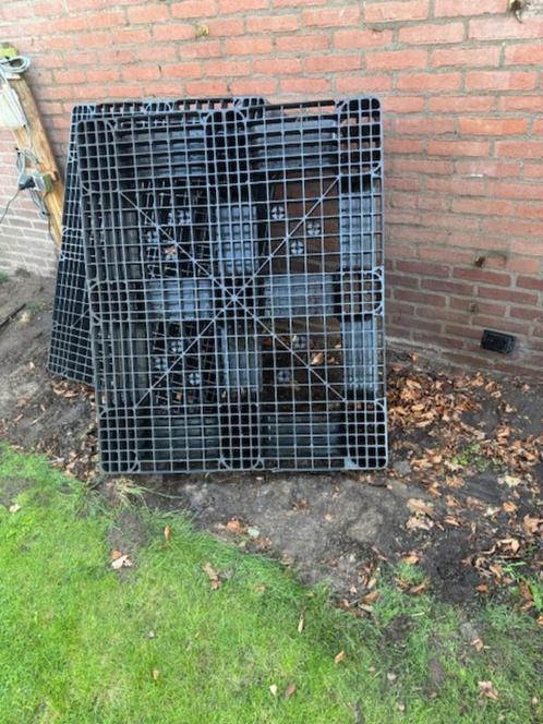 Kunststof pallets, Doe-het-zelf en Verbouw, Kratten en Dozen, Gebruikt, Overige typen, 100 cm of meer, Minder dan 35 cm, 60 cm of meer